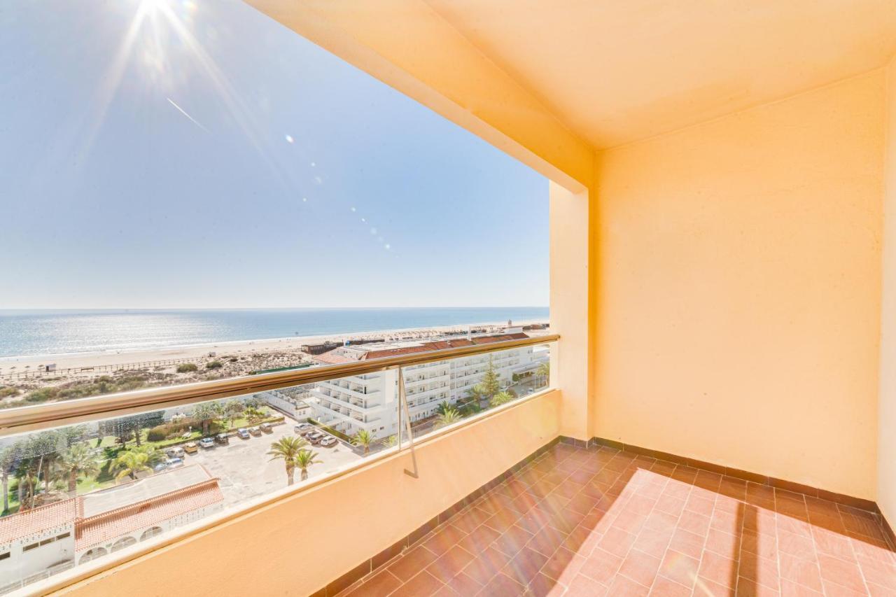 Yellow Praia Monte Gordo Exterior photo