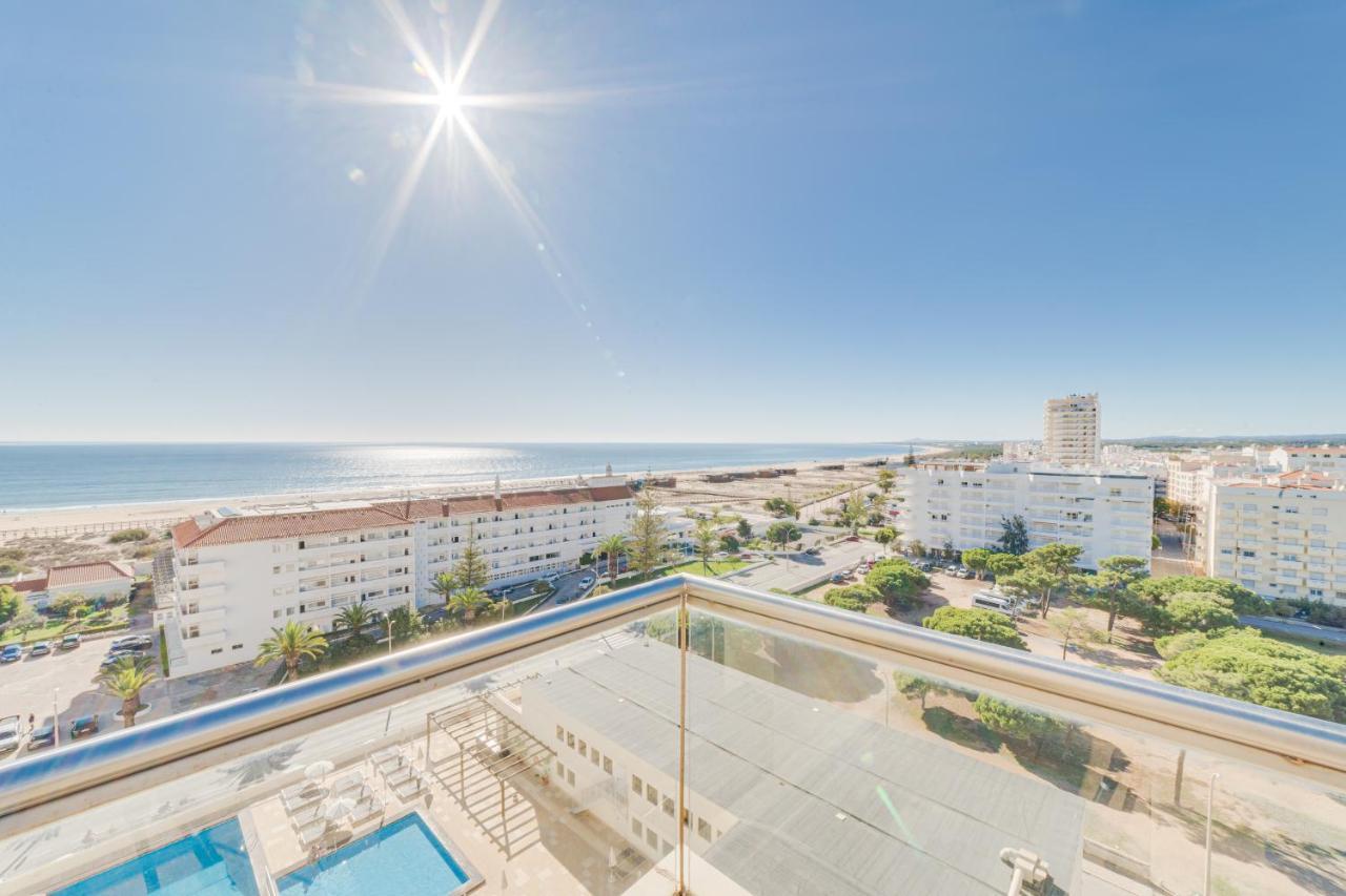 Yellow Praia Monte Gordo Exterior photo