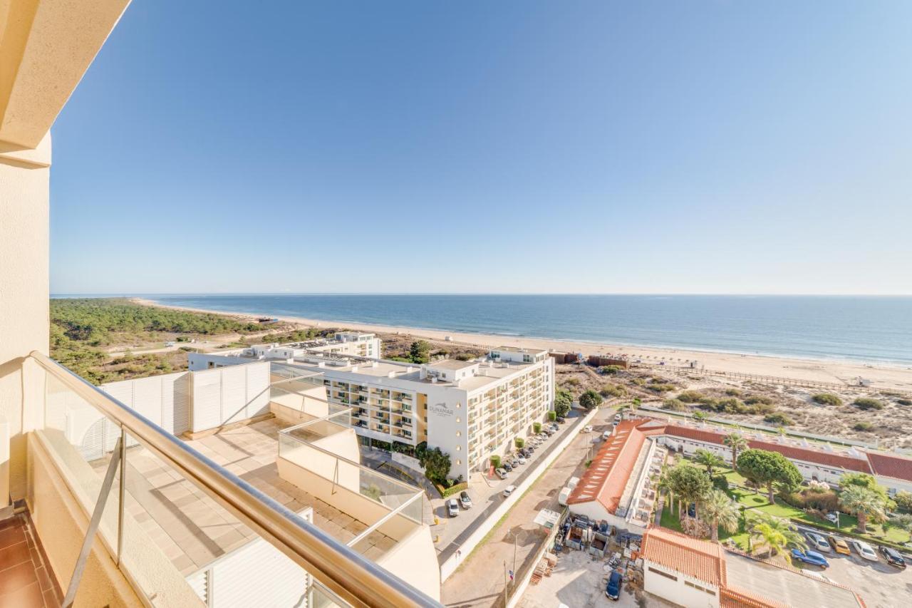 Yellow Praia Monte Gordo Exterior photo