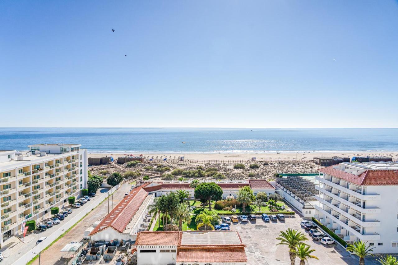 Yellow Praia Monte Gordo Exterior photo